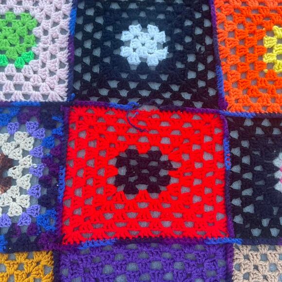 Vintage Handmade Crochet Afghan Granny Square Multi-Color Bright Mismatch Kitsch - Picture 4 of 5